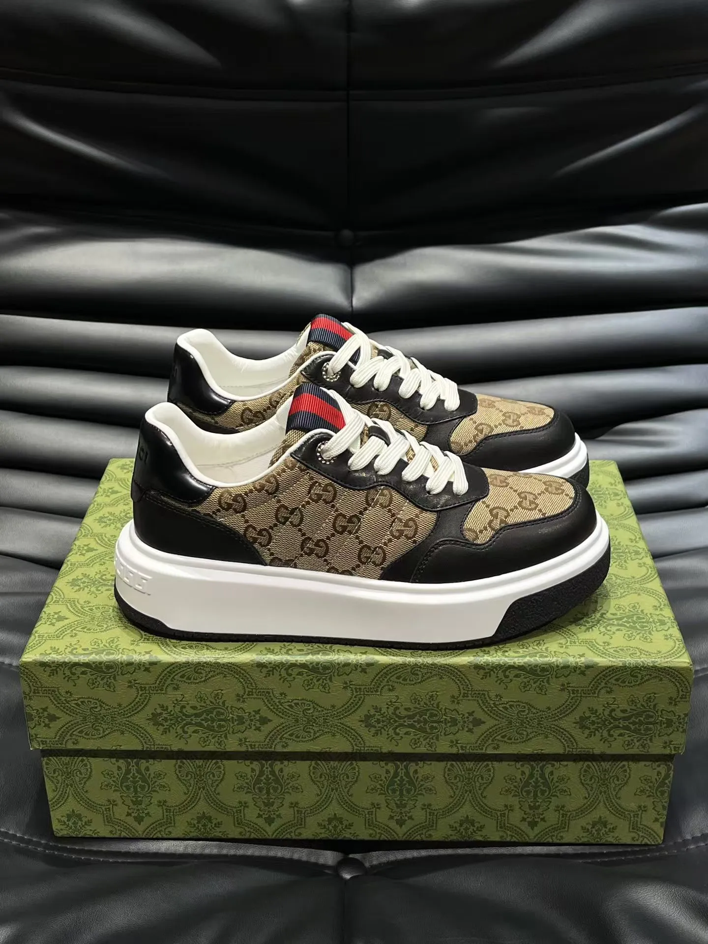 Men's Men's Shoes Men's Men's 💰460 new men's shoes GUCCI [Lightning] latest shoes shipped. Original quality, fashionable, special materials, sheepskin lining, new packaging. The foot feels super comfortable and the workmanship is impeccable. Size: 38-45